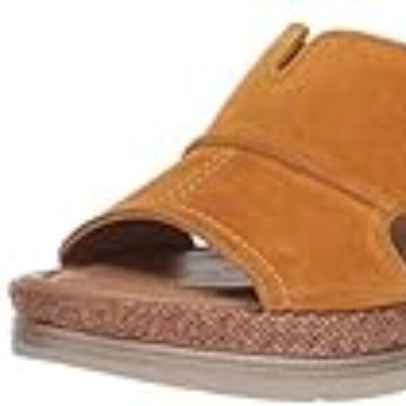 BELLA VITA Suede Mustard Color ITALIAN Wedge Sandals Sz 9 EXTRA WIDE X Wide XW - Picture 2 of 3